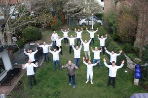 Die Absolventen des 9. Brot-Sommelier Kurses mit Starkoch Johann Lafer (Mitte) sowie Bernd Kütscher (vorne links), Direktor der Akademie und Vorsitzender der HWK-Prüfungskommission.